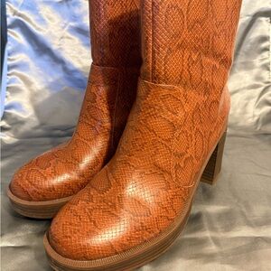 Universal Thread Tan Snake Print Heeled Boots